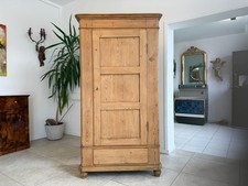 Bäuerlicher Kleiderschrank
