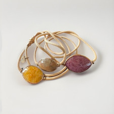 MARJANA VON BERLEPSCH GEWICKELTER LEDERARMBAND Mit Halbedelsteinen
