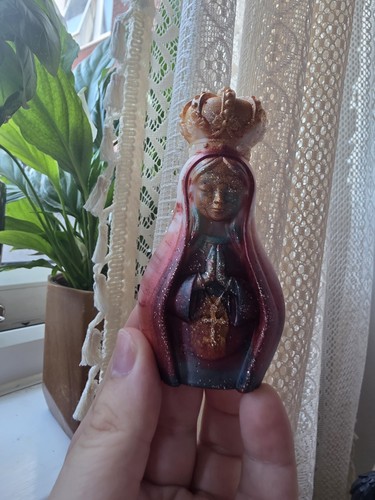Handmade resin madonna - uk,