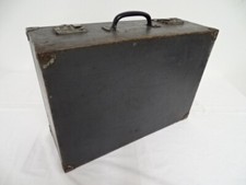 ALTER SOLDATEN HOLZ KOFFER 2 WK UM 1940 / 01