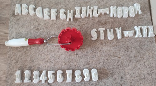 Teigroller mit buchstaben - teigroller,