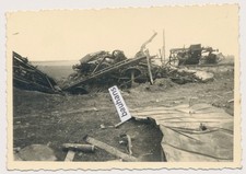 Foto zerstörte Waggons