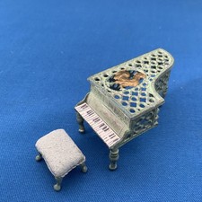 Antikes Weichmetall Klavier