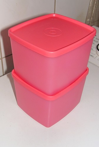 Tupperware 2 x - -,