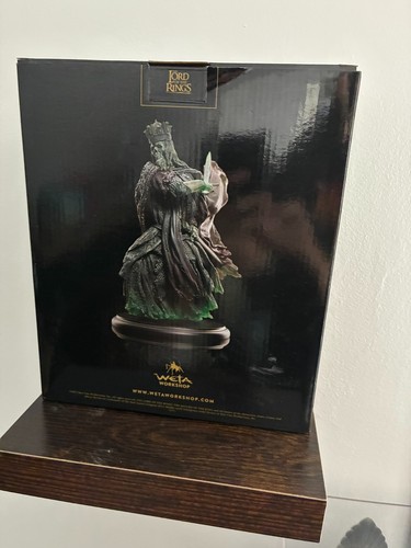 Der herr - herr, statue