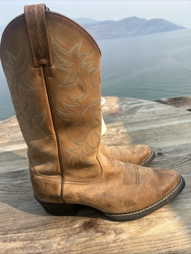 Ariat western cowboy boots - ariat,