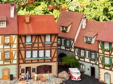 Pola G 331769 - Fachwerkhaus mit Schaufenster Bausatz  Sonderangebot Neuware