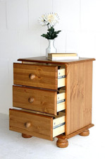 Nachtkommode 3 Schubladen