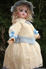 Antikes Jumeau Bru Puppenkleid 1890er Jahre mit Hut wunderschön für eine Puppe von 24"-28"