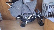 Doppelter Kinderwagen 1 Jahr