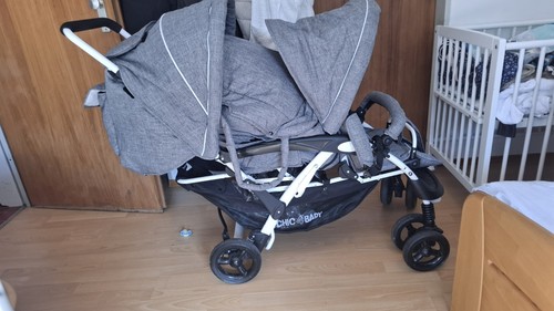 Doppelter kinderwagen jahr - doppelter,