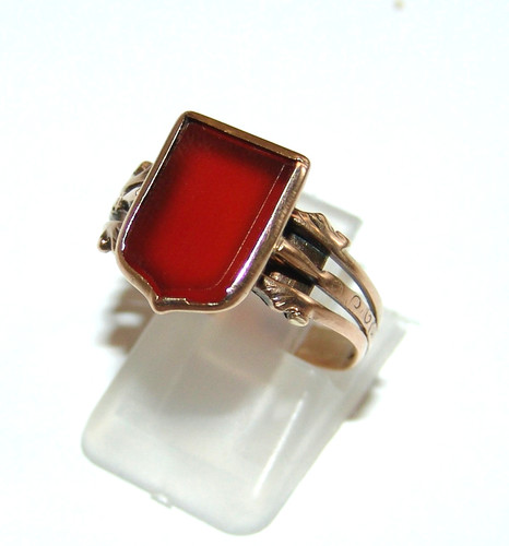 Ein alter ring mit wappen - alter,
