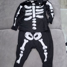 H&M Schlafanzug Outfit Skelett