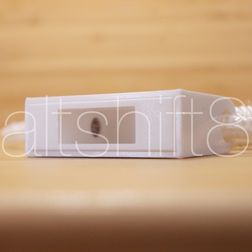 Apple lanyard with usb cap - apple,