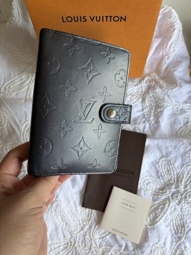 Louis vuitton agenda matt - louis,