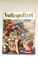 Volkspolizei. Von der Partei