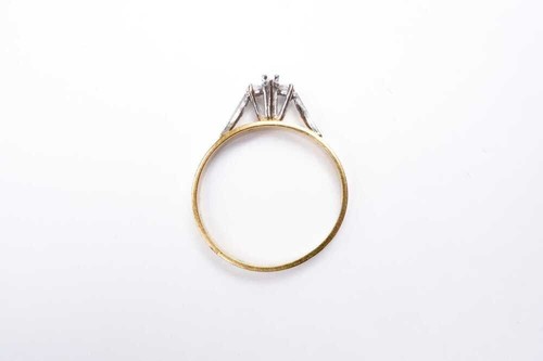 Diamond ring 18 - ring, in