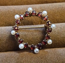 333er Gold Brosche mit Granat