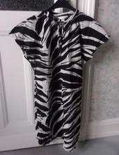 KLEID oder TUNIKA von H&M Gr. S - Schwarz Weiß Zebra Print - lockerer Schnitt