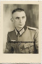Z3512 Portrait WH Soldat Offizier Orden Badges Uniform Porträt