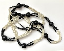 Schöne lange Halskette mit Zahlreichen Perlen, 3-reihig!