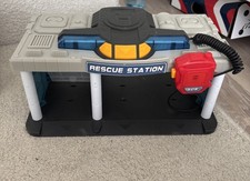 Dickie SOS Station Einsatzzentrale Feuerwehr Polizei Rettungsauto Spielzeug Cars