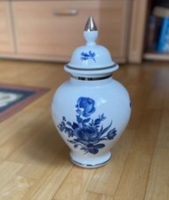 Deckelvase von Schumann mit Rosenmotiv/ Kobaltblau