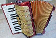 Hübsches Hohner Student IV