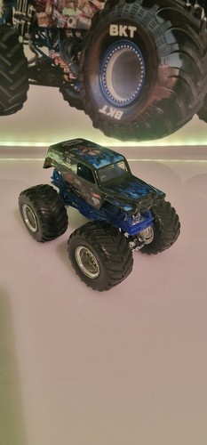 Hot wheels monster trucks son - hot,