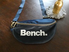 Bench Gürteltasche dunkelblau mit goldfarbenen Reißverschluss