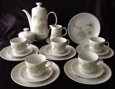 Kahla Made in GDR Porzellan weiß grün Lila Blumendekor florales Kaffeeservice