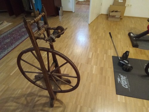 Spinnrad sehr alt funktioniert - sehr,