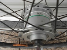 28 Zoll Vorderrad mit Nabendynamo und Schwalbebereifung 37-622