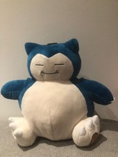 Pokemon Relaxo mit Bauchtaschen / Rucksack Funktion Plüsch/Stofftier/Kuscheltier