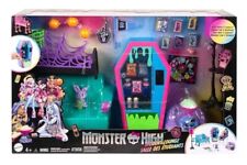 MONSTER HIGH STUDENTS' LIVING