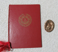 Leistungsabzeichen der NVA mit Urkunde Hauptmann 1984