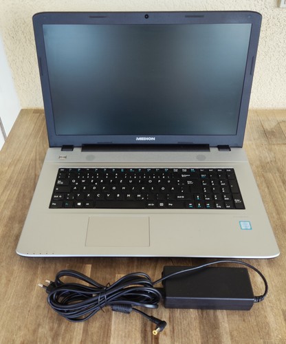 Medion akoya core - 17,3",