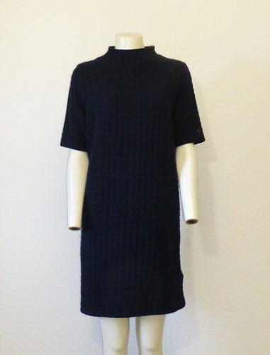 Modernes kleid von tommy - modernes,