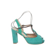 Phillip Hardy, Sandaletten