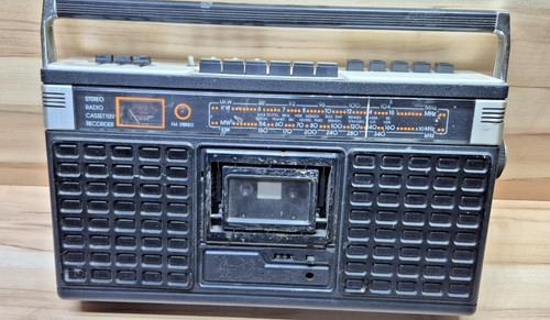 Tragbares vintage radio - tragbares, mit