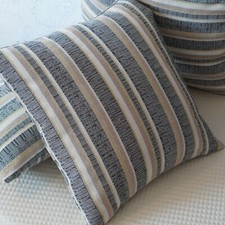 Sofa Kissen-Bezug / Sofakissenhülle mit Streifen und glitzernden Goldfäden