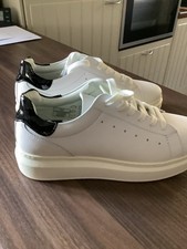 Neue weiße sneaker - weiße, von