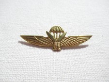 Orden NEPAL ARMEE GURKHA FALLSCHIRMJÄGER  ABZEICHEN an langer Nadel !