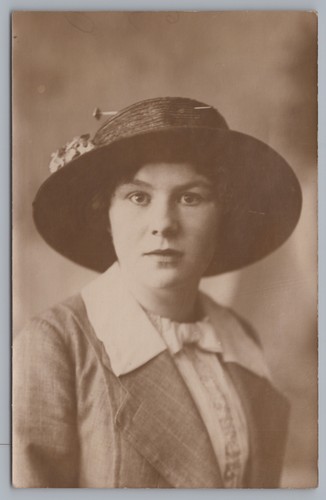 Frau mit hut portrait altes - hut,
