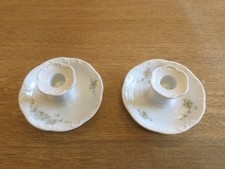 Zwei Kerzenhalter Porzellan