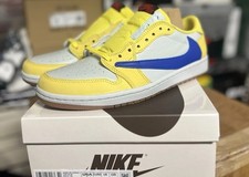 Travis Scott Jordan 1 Low Canary Größe 44,5 DZ4137-700 Neu OVP