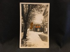 alte Foto-AK Nordseebad Wyk auf Föhr, Straßenansicht, Geschäft M. Bohn/ gel 1933