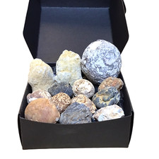 13 teilige Geodensammlung aus