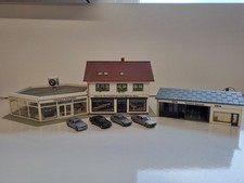 Faller H0 390 BMW Autohaus +Autos+Motor+drehendem Schild  Funktionen Werkstatt