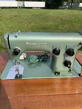 Husqvarna Zig-Zag Nähmaschine + Nähmaschinentisch